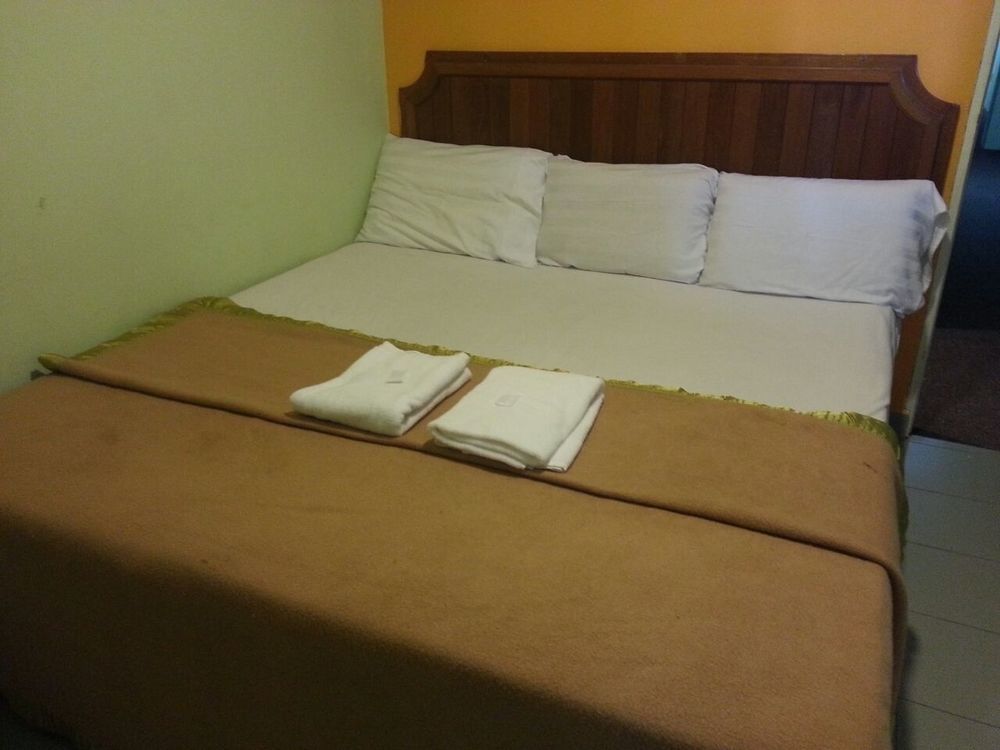 โอโย 89584 โฮเต็ล ซาฮาร่า กัวลากูบูบารู Hotel กัวลากูบูบาฮารู ภายนอก รูปภาพ