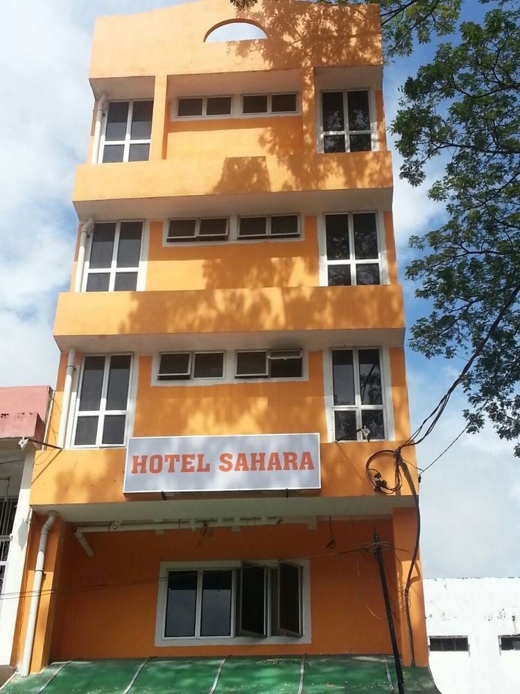 โอโย 89584 โฮเต็ล ซาฮาร่า กัวลากูบูบารู Hotel กัวลากูบูบาฮารู ภายนอก รูปภาพ