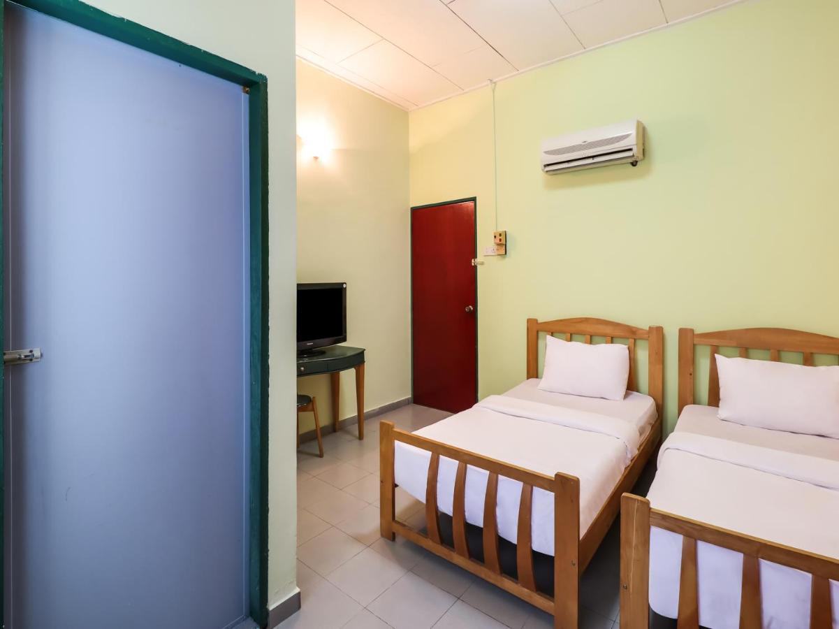 โอโย 89584 โฮเต็ล ซาฮาร่า กัวลากูบูบารู Hotel กัวลากูบูบาฮารู ภายนอก รูปภาพ
