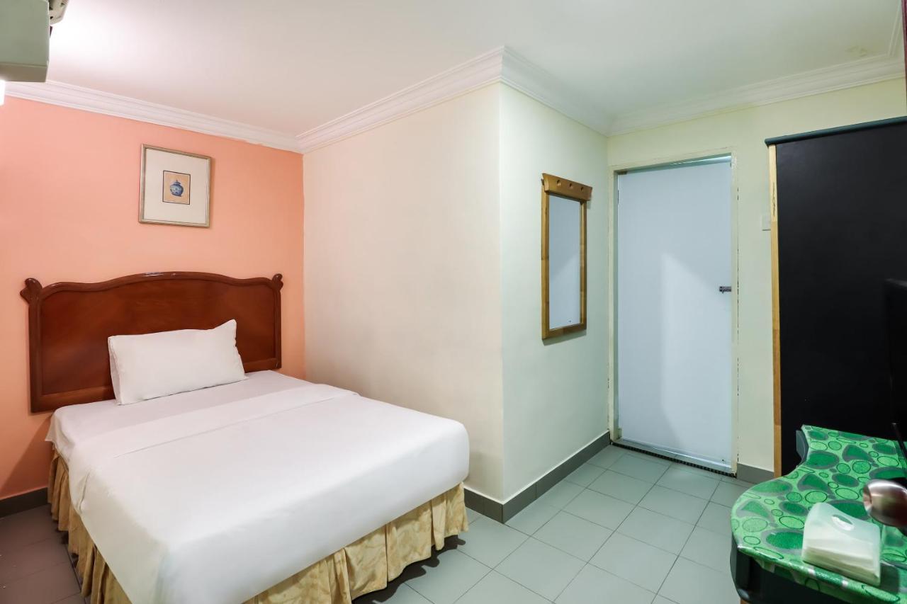 โอโย 89584 โฮเต็ล ซาฮาร่า กัวลากูบูบารู Hotel กัวลากูบูบาฮารู ภายนอก รูปภาพ