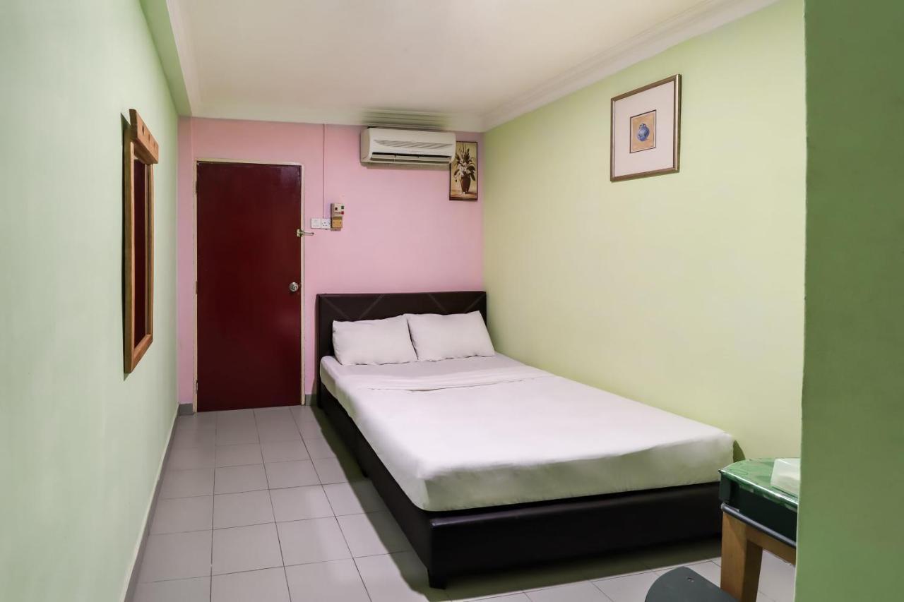 โอโย 89584 โฮเต็ล ซาฮาร่า กัวลากูบูบารู Hotel กัวลากูบูบาฮารู ภายนอก รูปภาพ